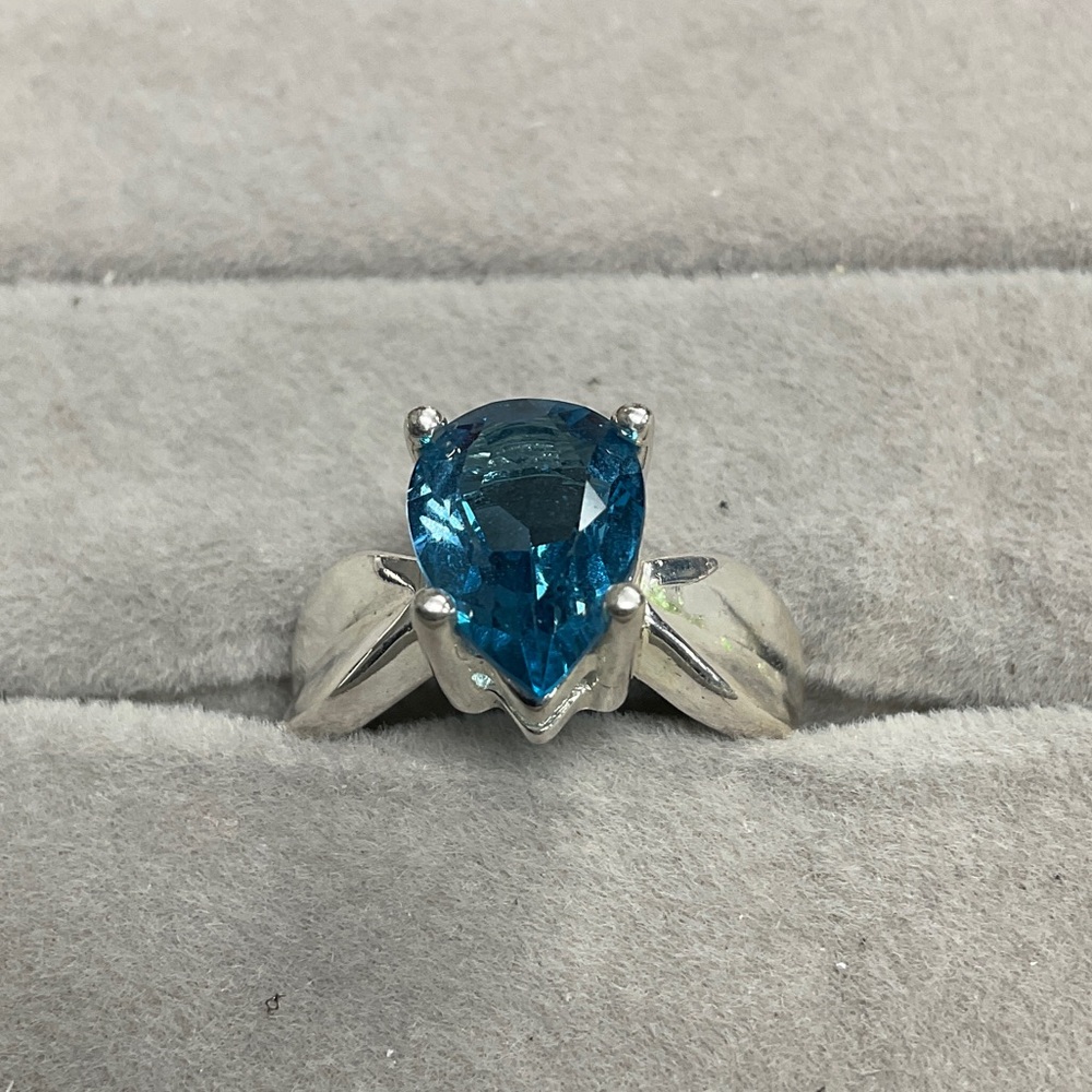 Elegant Blue Sterling Silver Ring